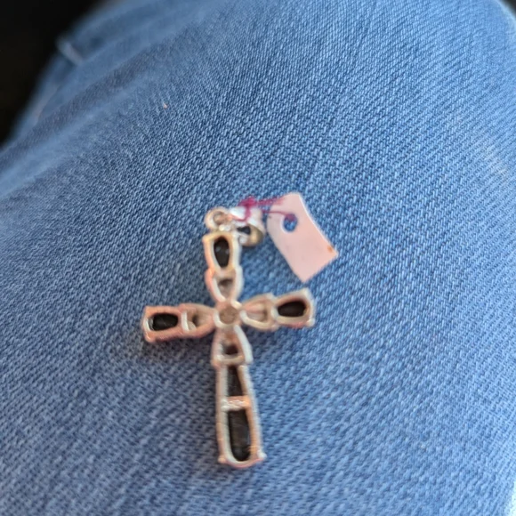 NEW Sophisticated Black Cross - Picture 3 of 3